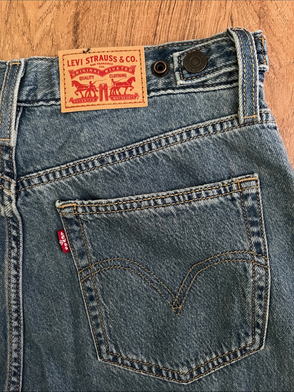 NWT Levi’s Cinch Baggy Wide Leg Jeans - Picture 12 of 15